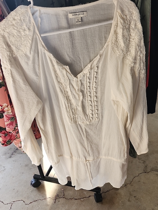 Banana Republic Tops - Banana Republic Ivory Embroidered V-Neck Tunic